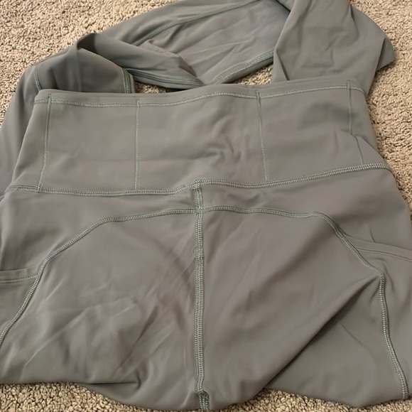 LULULEMON SIZE 4 BLUE LEGGINGS - Picture 3 of 5